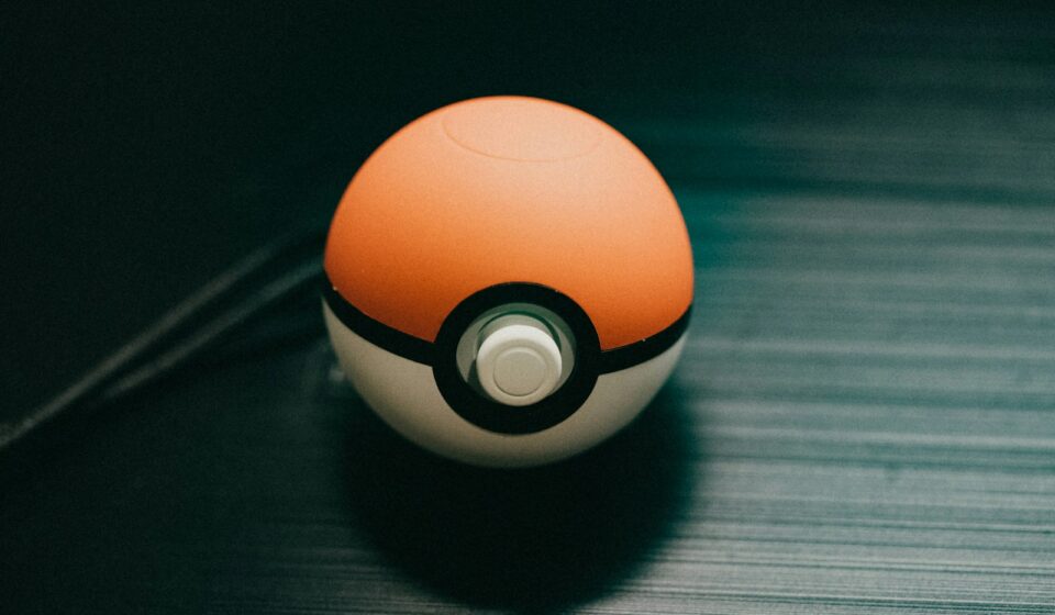 shallow focus photo of Pokeball