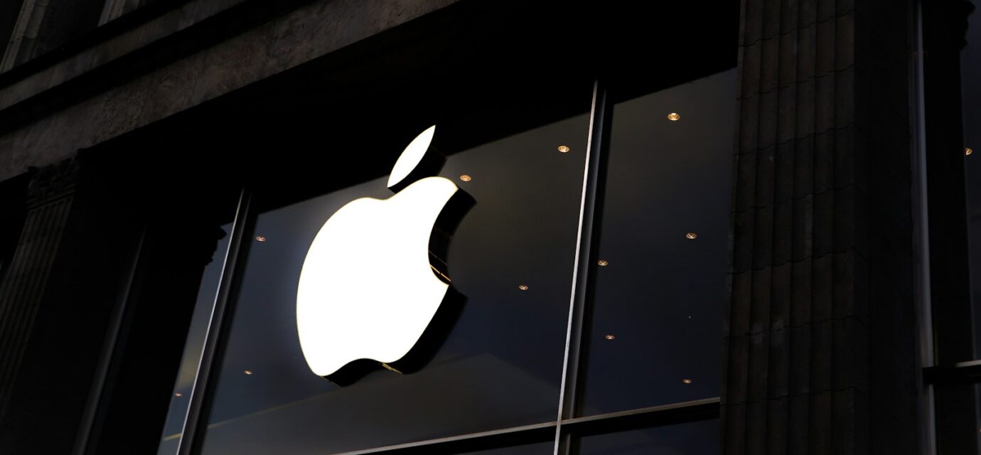 Apple Store shop front