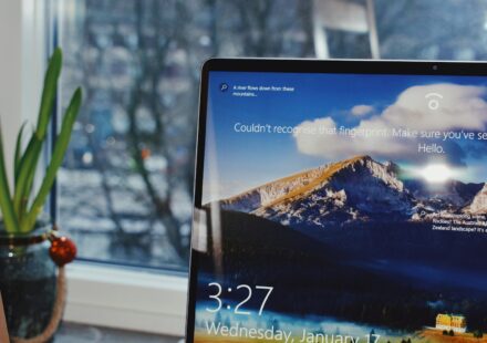 laptop computer time at 3:27